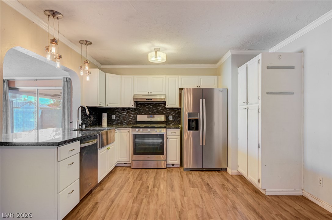 1209 Meadbrook Street Property Photo 10