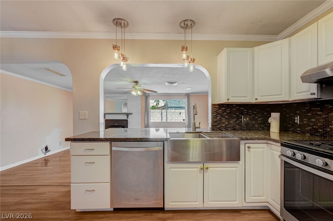 1209 Meadbrook Street Property Photo 14