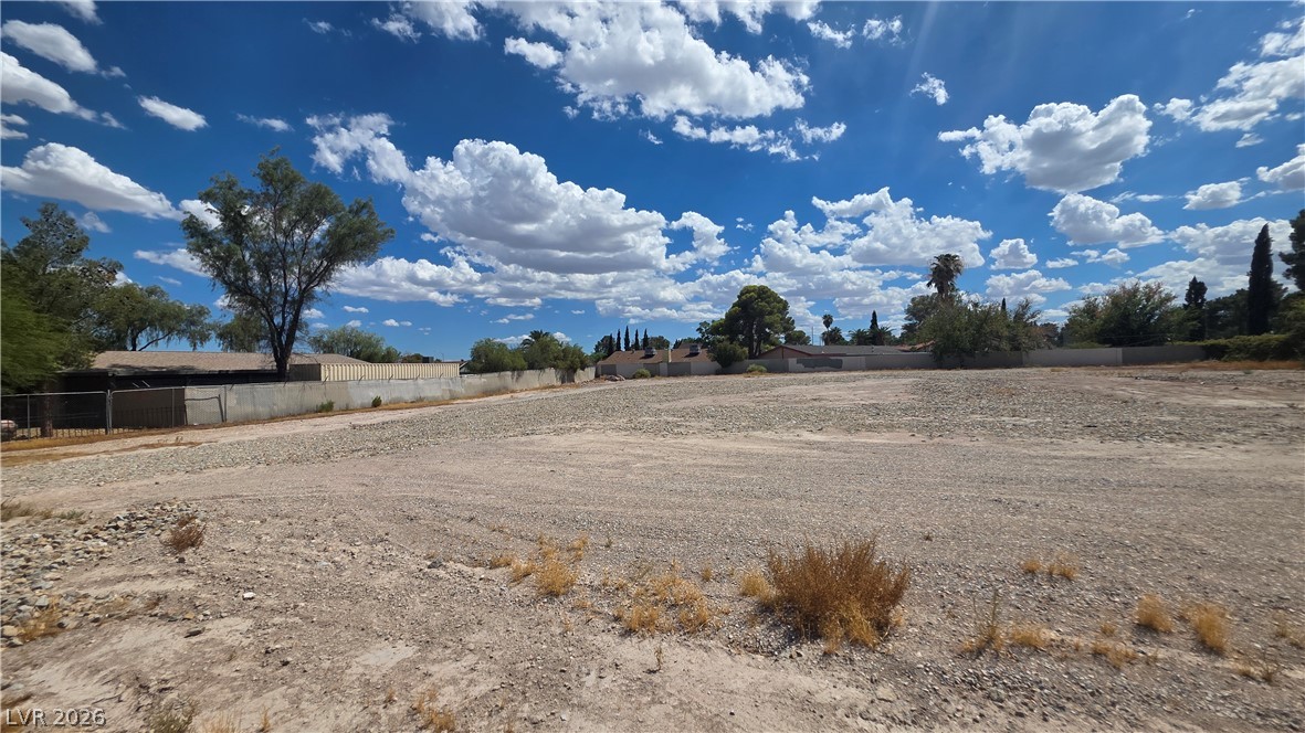 3995 West Vegas Drive Property Photo 4