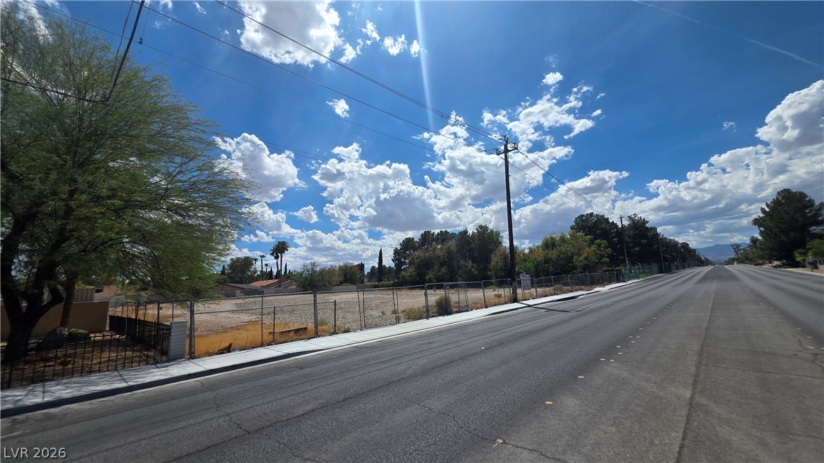 3995 West Vegas Drive Property Photo 10