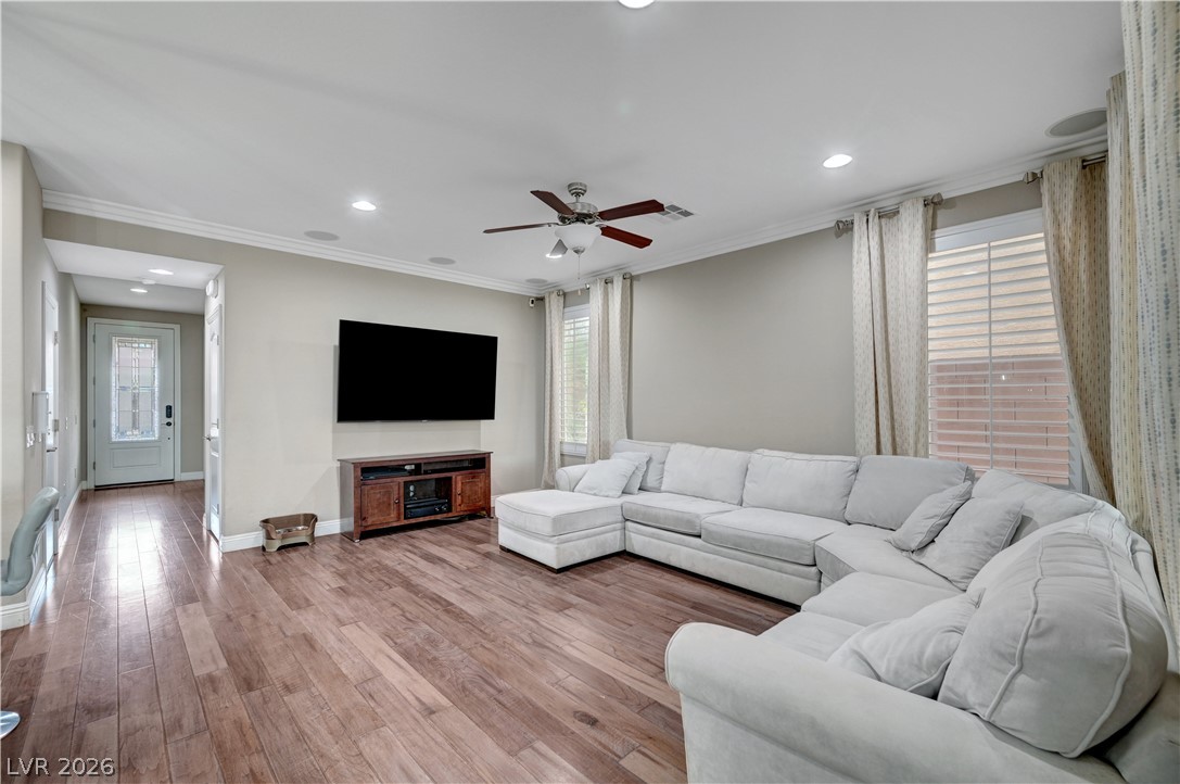 7694 Canyon Diablo Road Property Photo 10