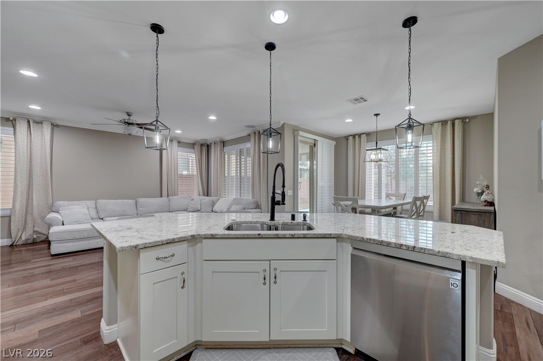 7694 Canyon Diablo Road Property Photo 14