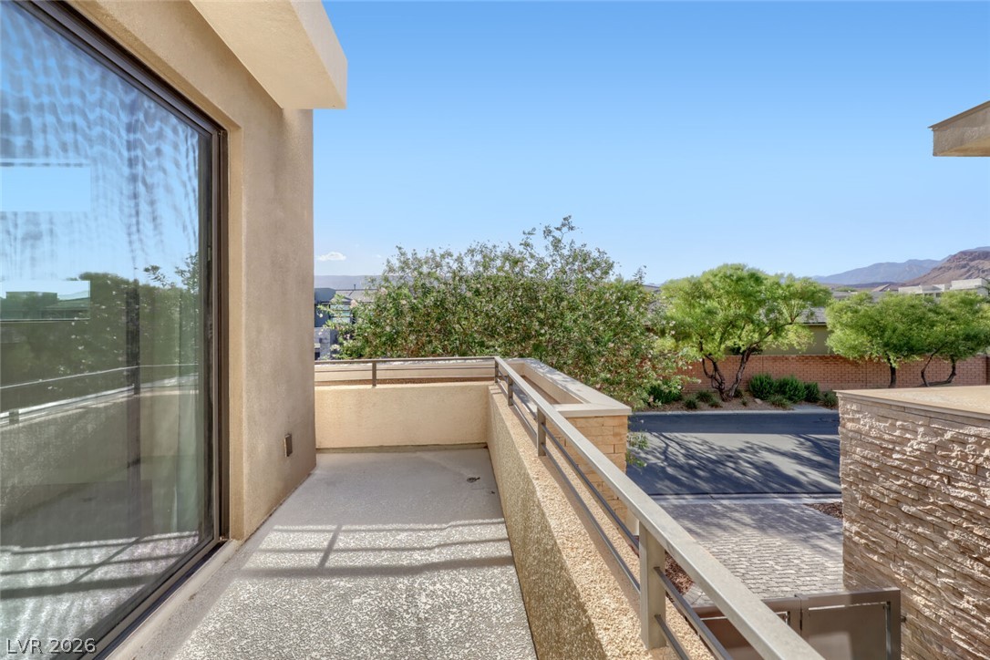 70 Grey Feather Drive Property Photo 30