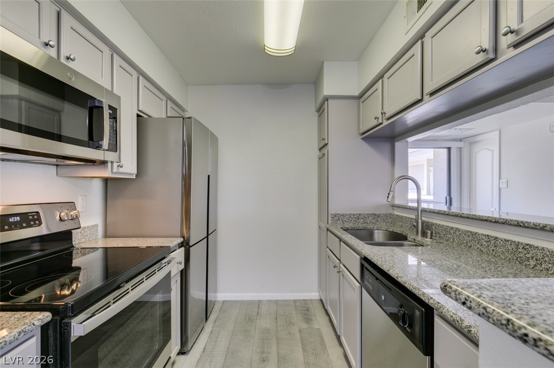714 Oakmont Avenue 1104 Property Photo 3