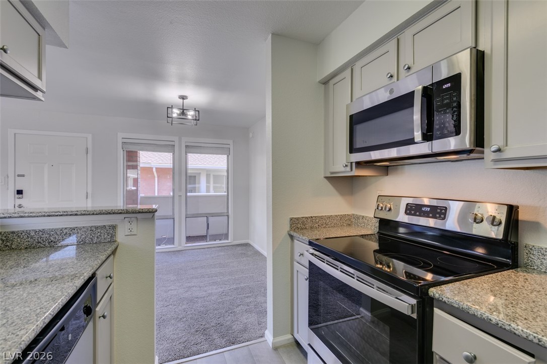 714 Oakmont Avenue 1104 Property Photo 6