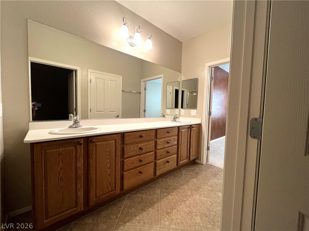 2527 Stardust Valley Drive Property Photo 21