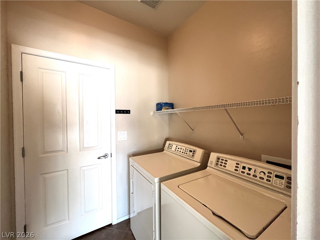 2527 Stardust Valley Drive Property Photo 32