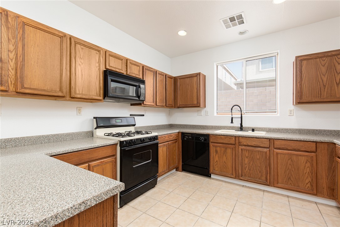 9046 Wine Cellar Avenue Property Photo 10