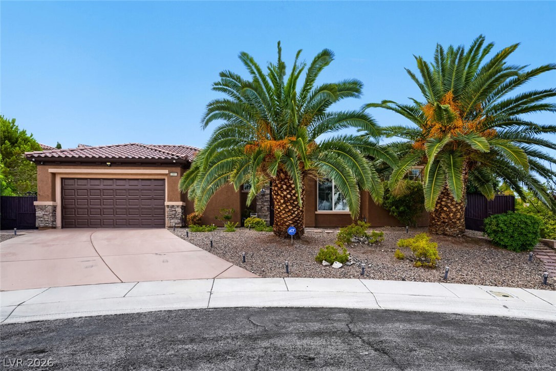 2201 Hudson Falls Court Property Photo 2
