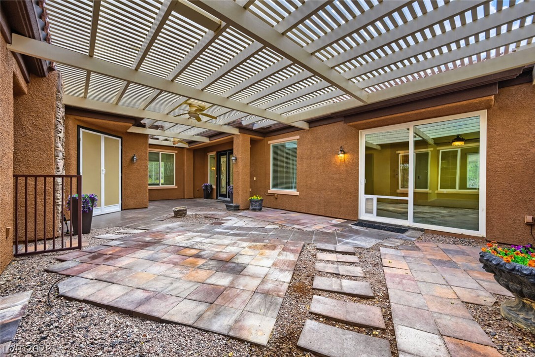 2201 Hudson Falls Court Property Photo 4