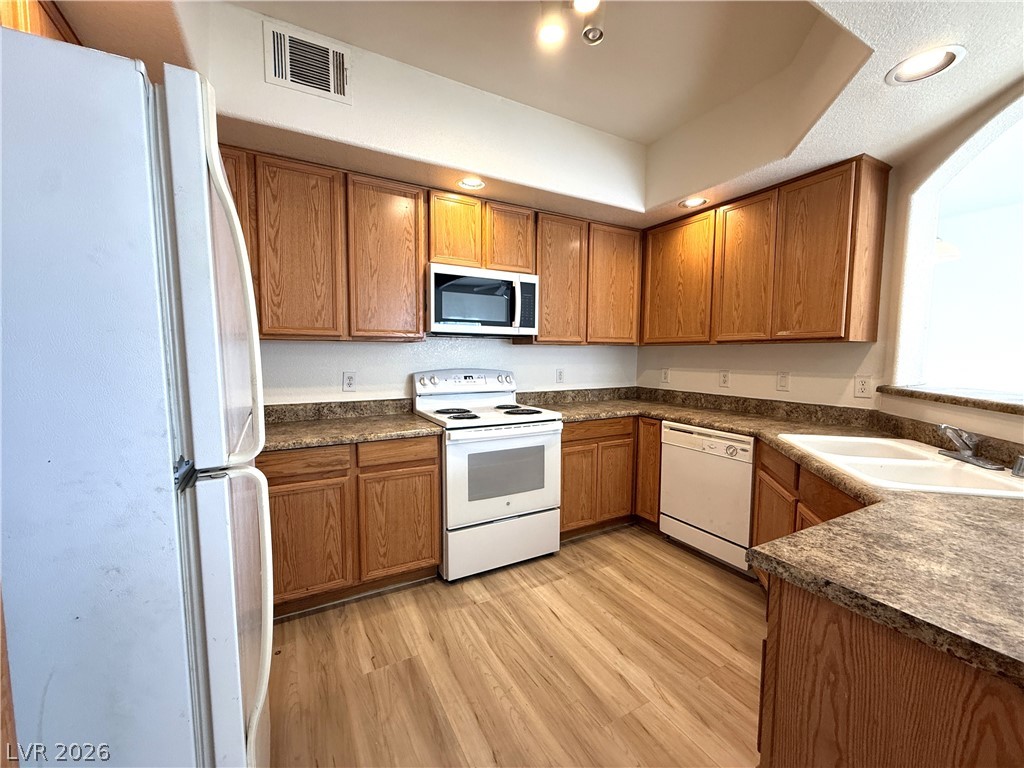 6160 Rumrill Street 210 Property Photo 4