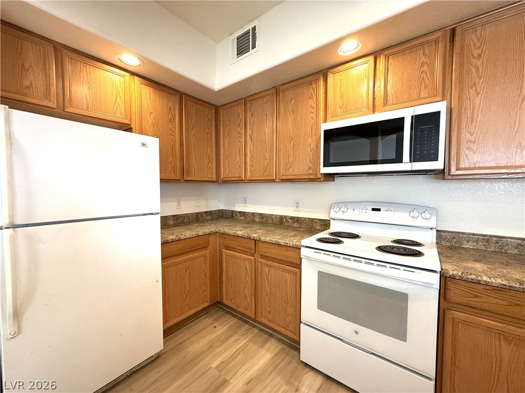 6160 Rumrill Street 210 Property Photo 5