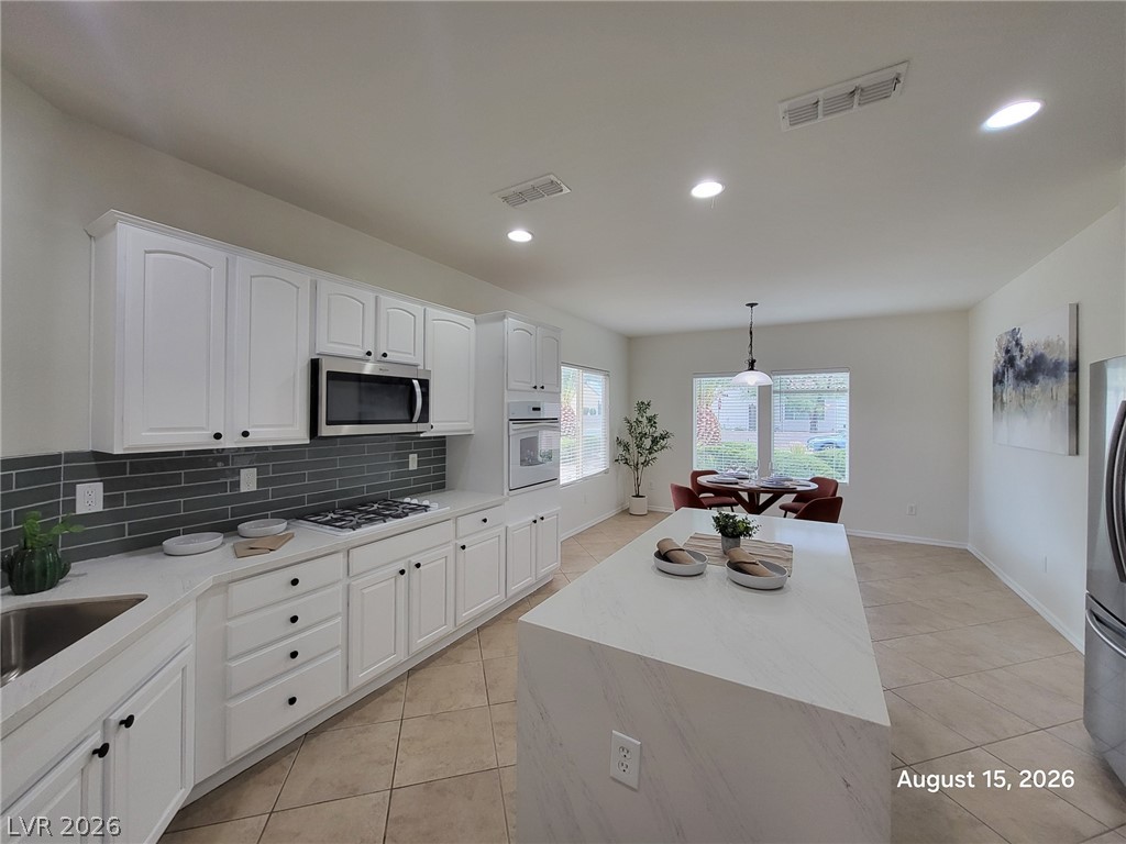 2116 Twin Falls Drive Property Photo 2