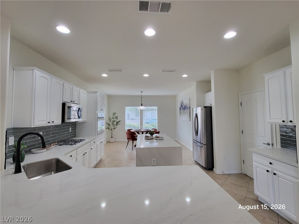 2116 Twin Falls Drive Property Photo 3