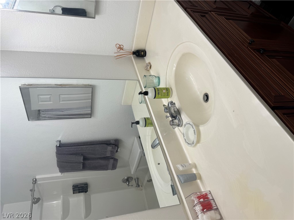 3982 Voxna Street Property Photo 42