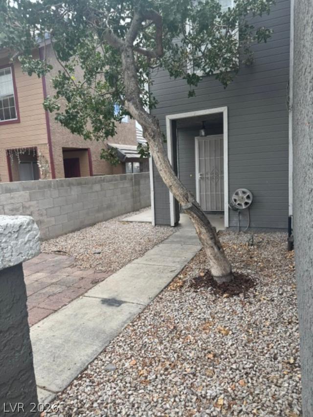 1681 Duarte Drive Property Photo 2