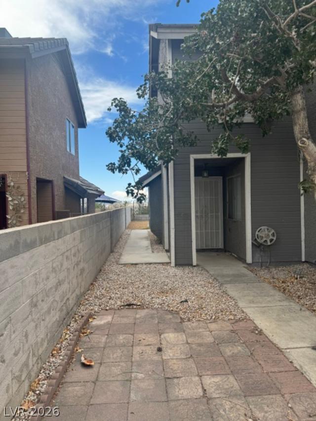 1681 Duarte Drive Property Photo 3