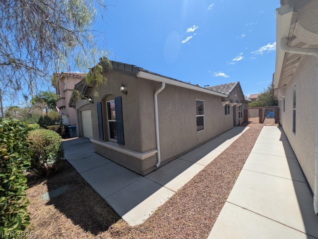 4917 Hostetler Avenue Property Photo 2