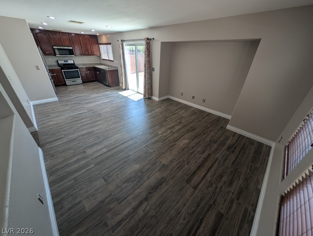 4917 Hostetler Avenue Property Photo 7