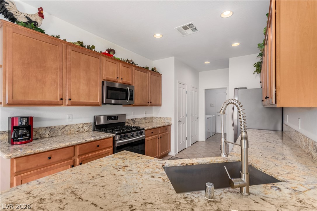 7927 Crested Starling Court Property Photo 4
