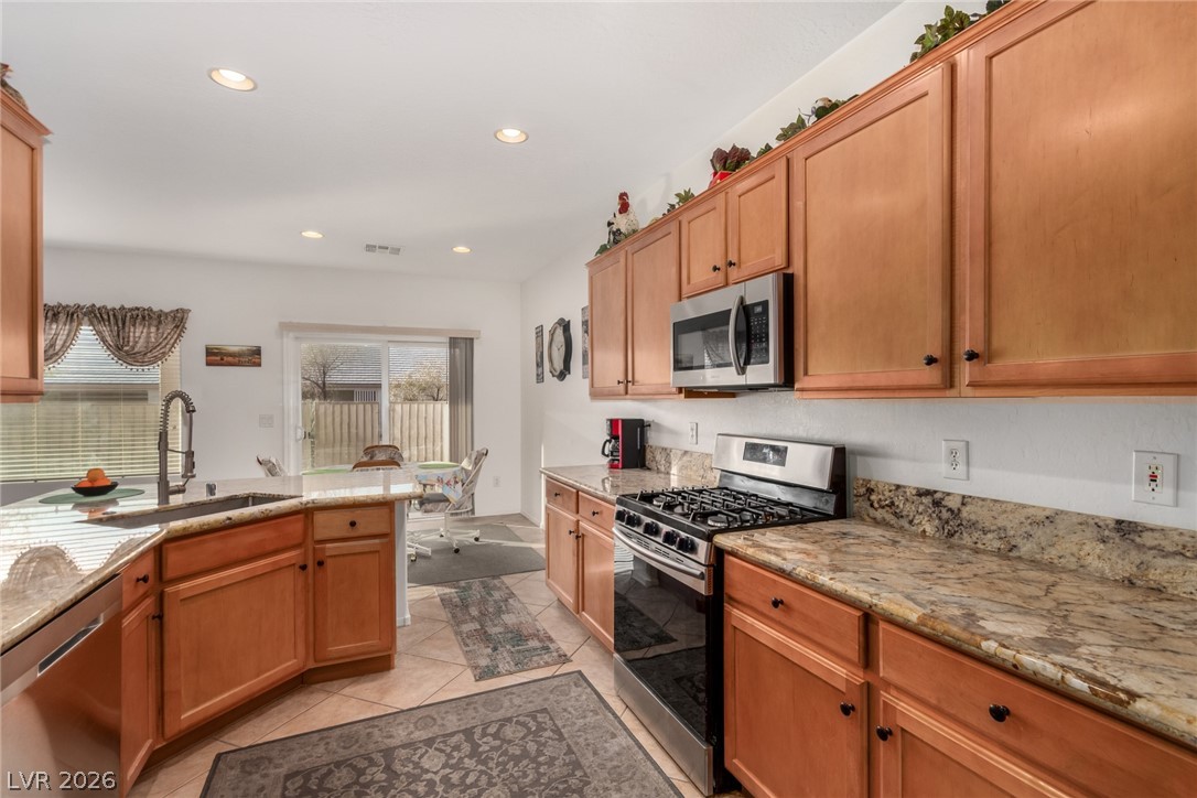7927 Crested Starling Court Property Photo 6
