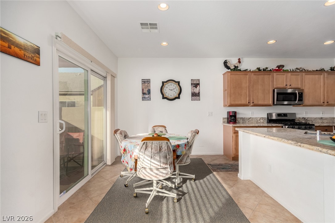 7927 Crested Starling Court Property Photo 16