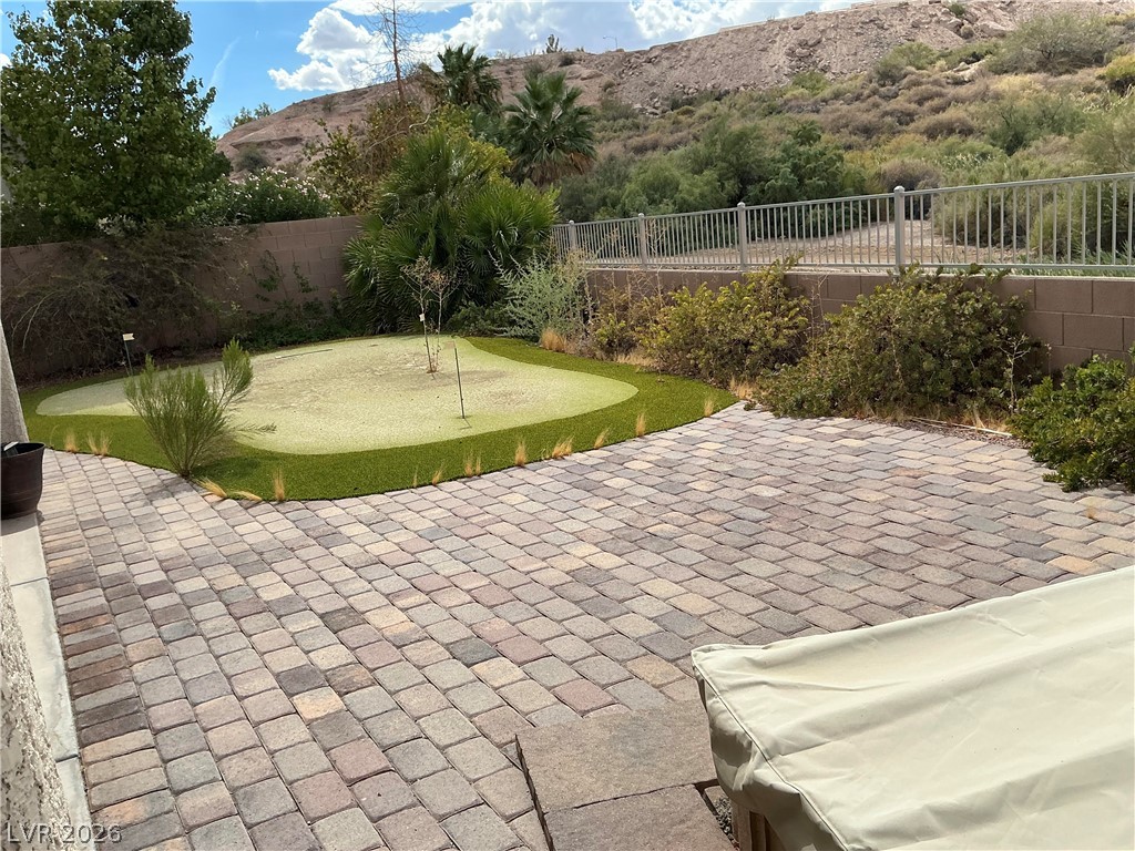 1726 Sonoran Bluff Avenue Property Photo 10