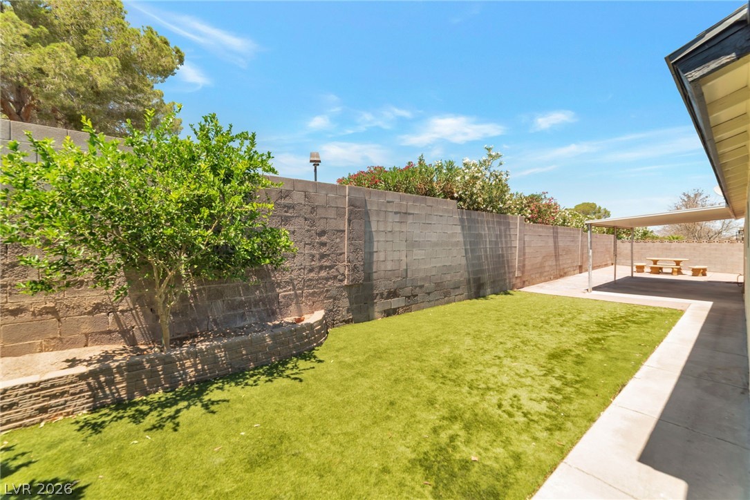640 Summerland Drive Property Photo 24