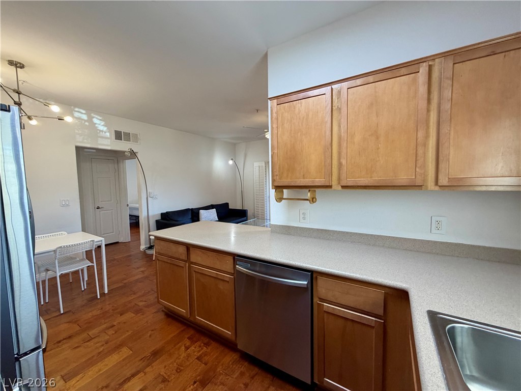 2291 West Horizon Ridge Parkway 1101 Property Photo 6