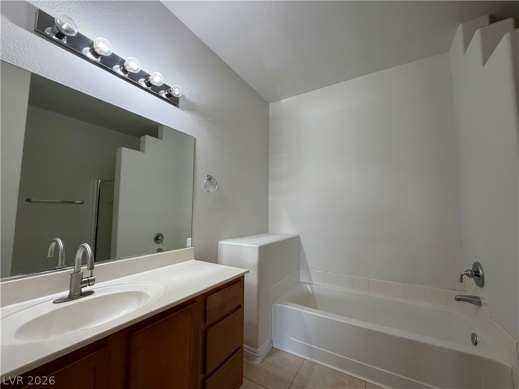 2291 West Horizon Ridge Parkway 1101 Property Photo 13