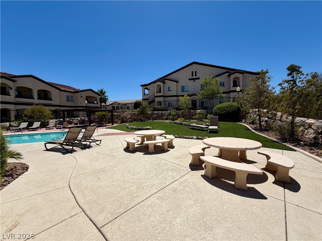 2291 West Horizon Ridge Parkway 1101 Property Photo 19
