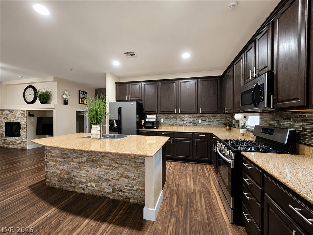3922 Royal Stone Court Property Photo 13