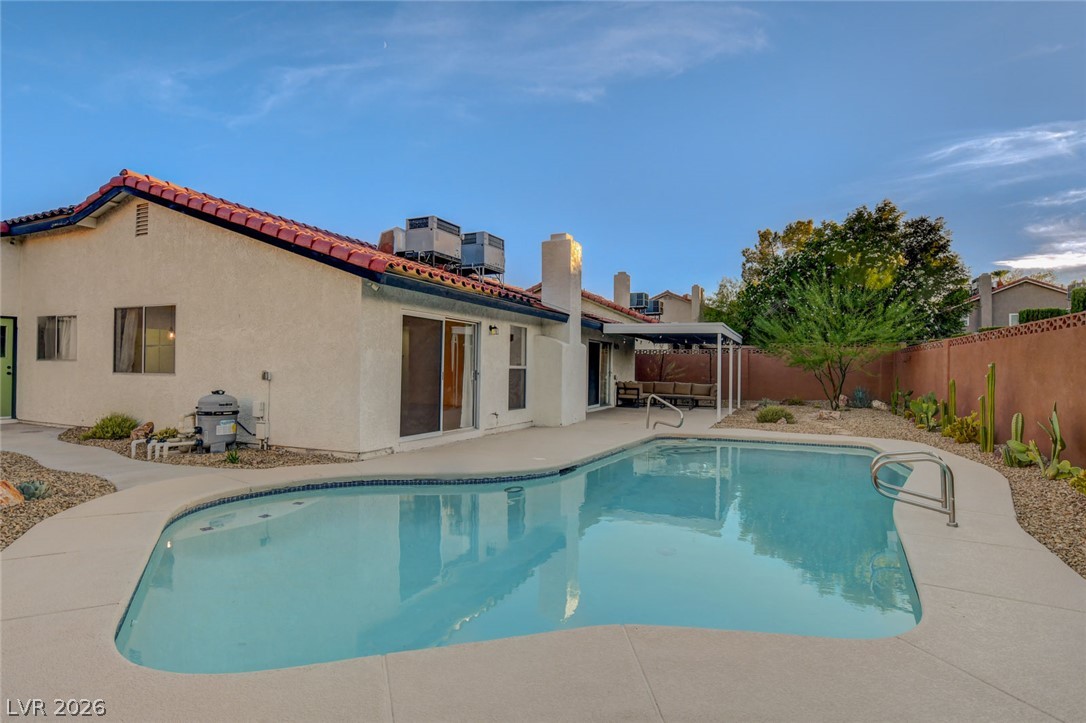 8904 Pesaro Drive Property Photo 2