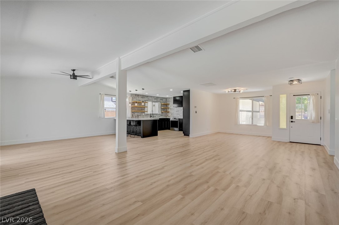 8904 Pesaro Drive Property Photo 12