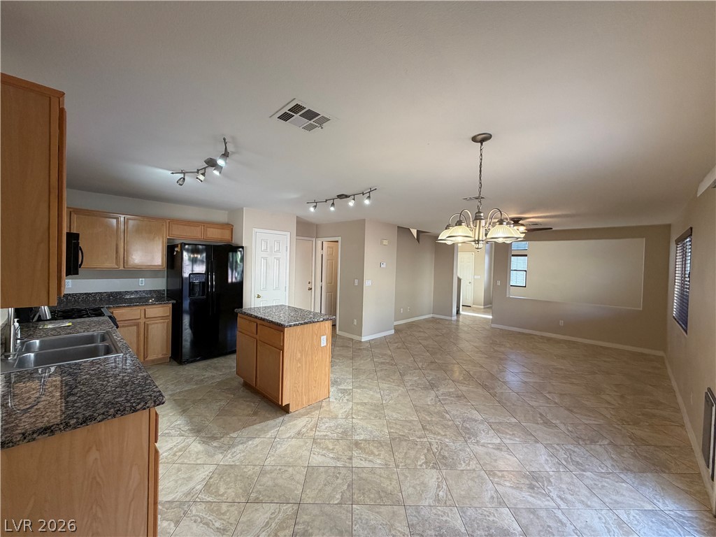 7613 Roop Street Property Photo 8