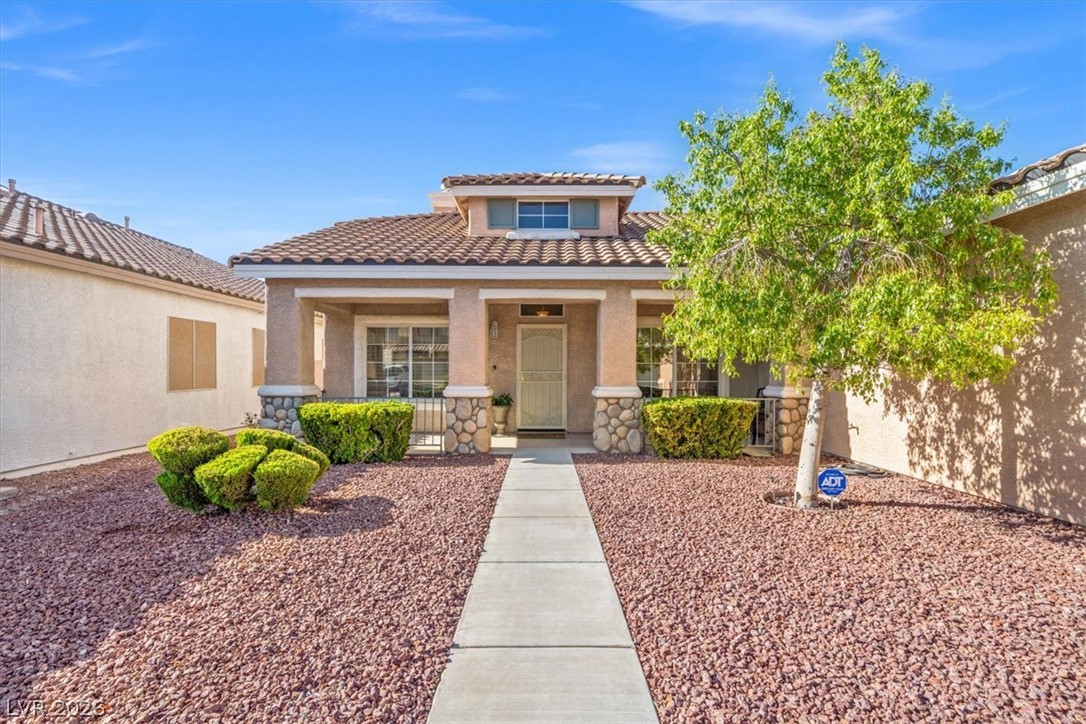 9113 Imperial Castle Court Property Photo 3