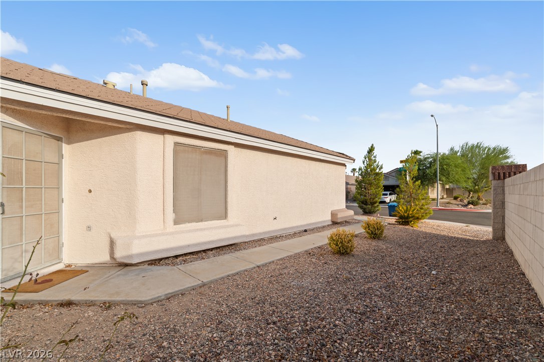 1070 Ashwood Bay Avenue Property Photo 3