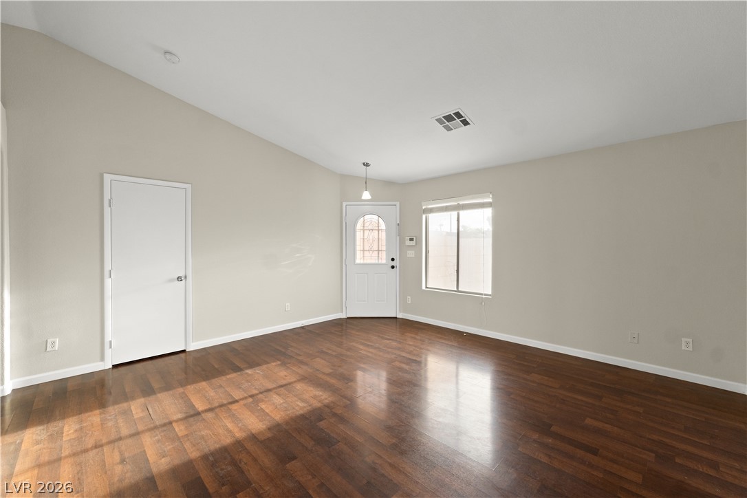1070 Ashwood Bay Avenue Property Photo 6