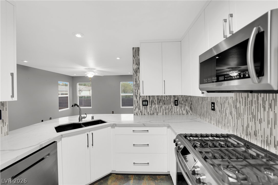 9074 Hombard Avenue Property Photo 9