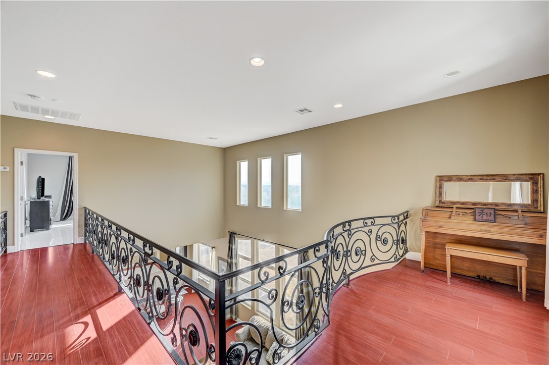 2943 Ainslie Lake Avenue Property Photo 44