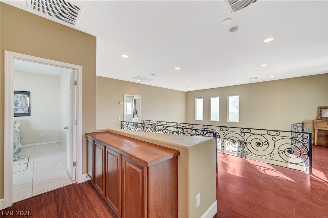 2943 Ainslie Lake Avenue Property Photo 49