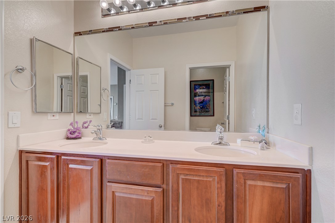 2943 Ainslie Lake Avenue Property Photo 55