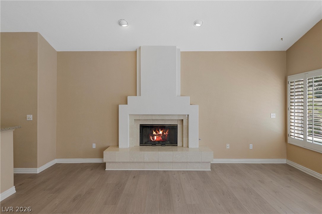 8133 Horizon Lake Drive Property Photo 9