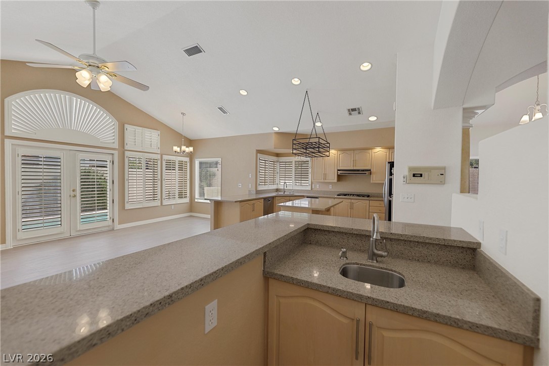 8133 Horizon Lake Drive Property Photo 25
