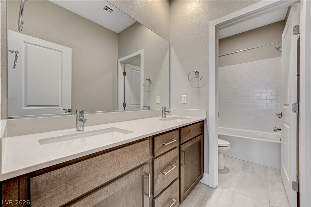 6853 Desert Finch Street Property Photo 44