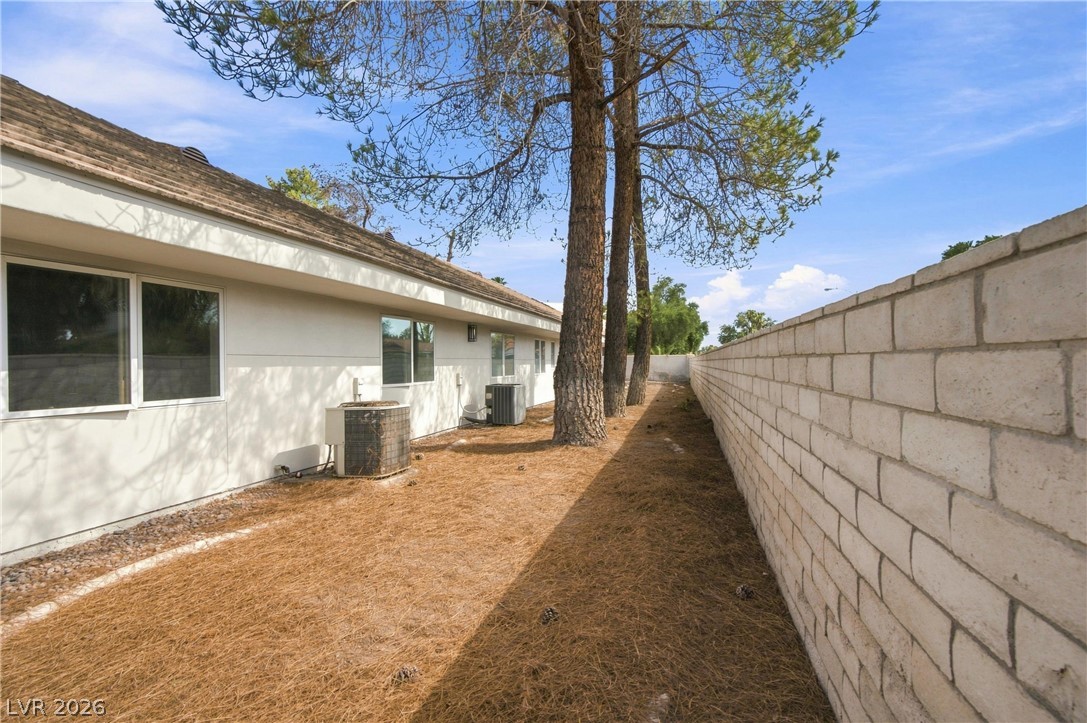 3840 Topaz Street Property Photo 6