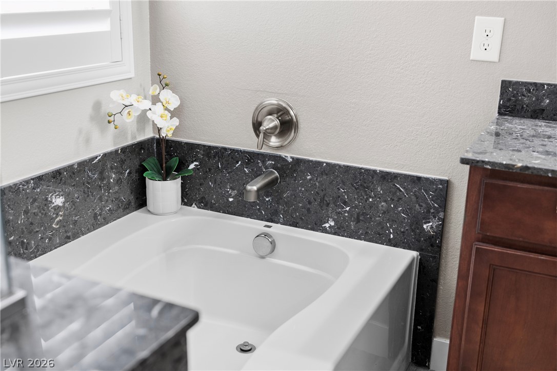 5627 Spanish Valor Road Property Photo 21