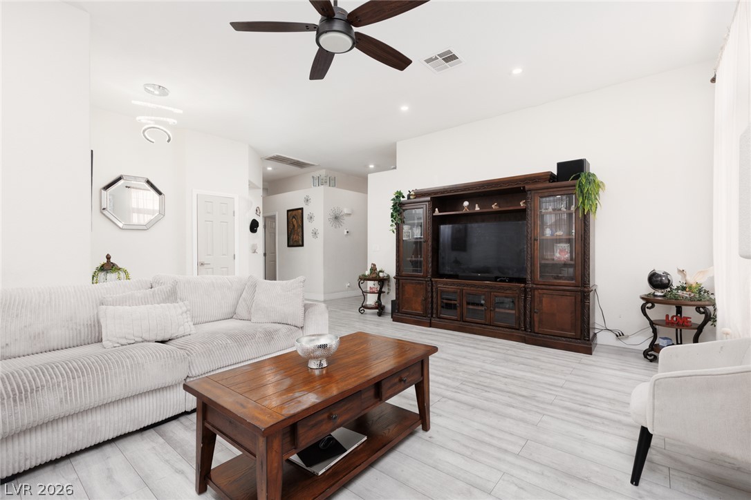 2357 Bridle Wreath Lane Property Photo 9