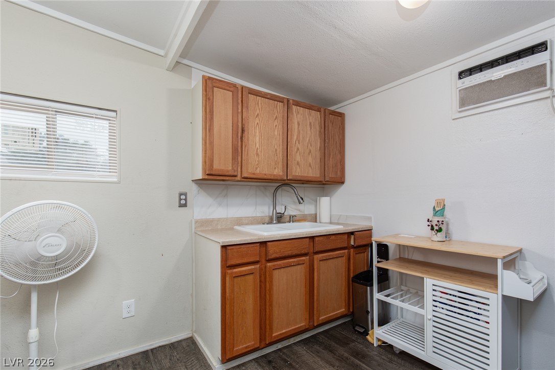 330 Sir Richard East Drive Property Photo 23