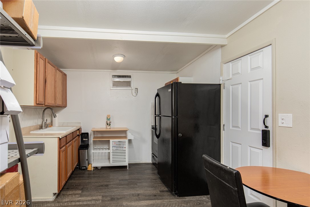 330 Sir Richard East Drive Property Photo 24